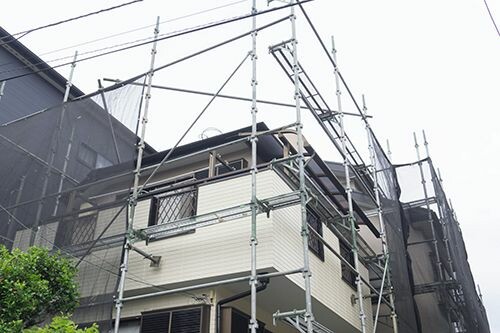 例1:S様邸/外壁面積176㎡/ 屋根36㎡(ソーラパネル有)シーリング・軒天・破風・樋等